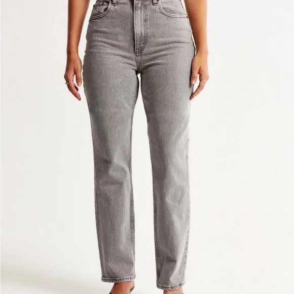 Curve Love Ultra High Rise 90s Straight Jean, Light with Criss-Cross Waistband - Picture 2 of 7